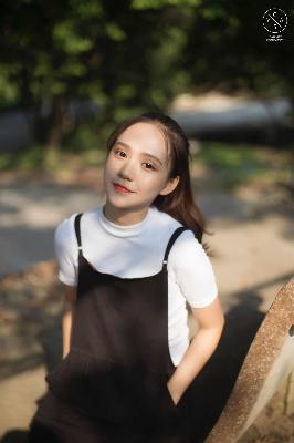 亭亭玉立四月天月色阑珊处情已晚